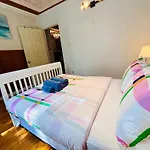 Ultimate Family And Group Destination - Free Parking - 14 Sleeps