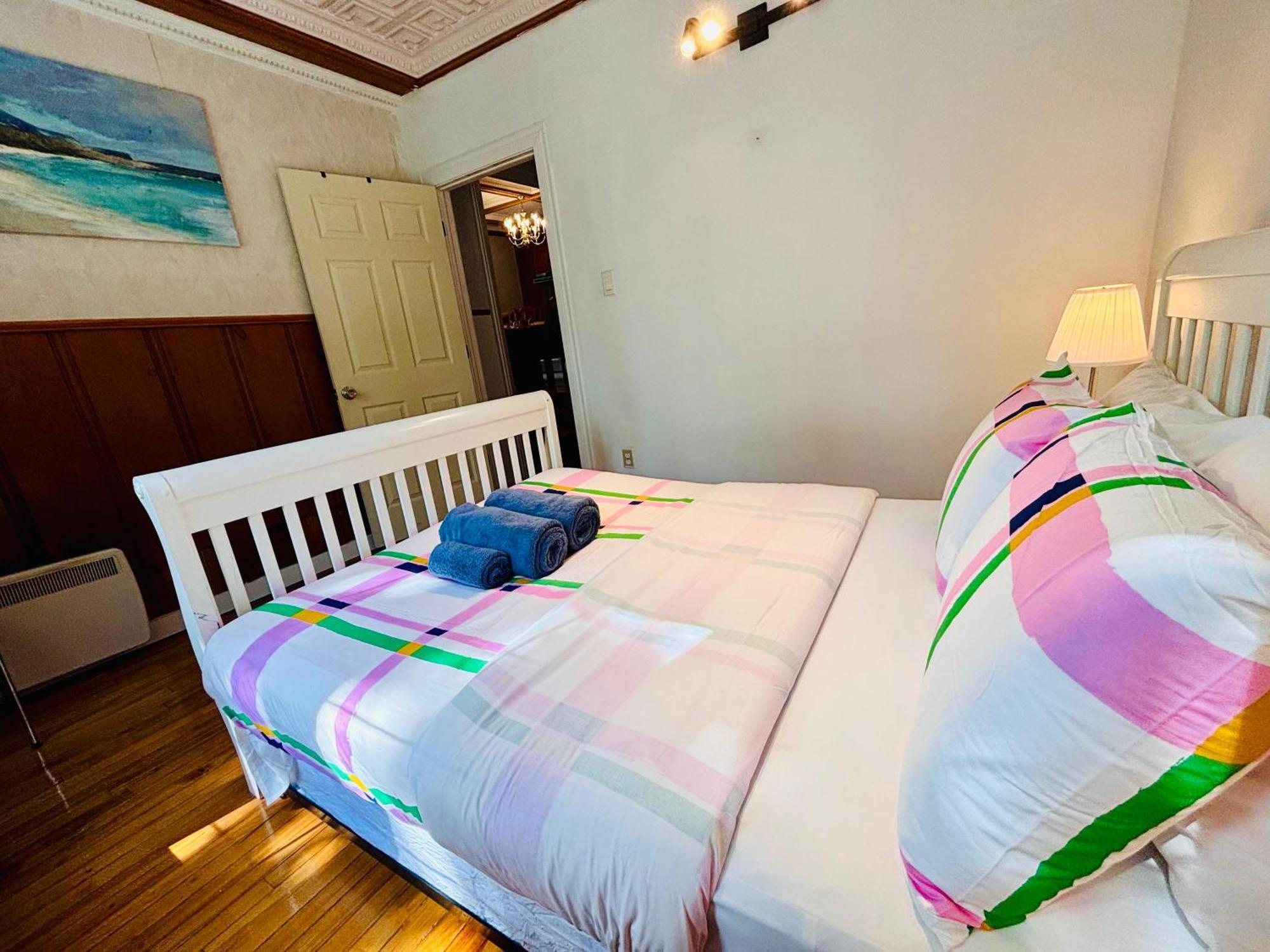 Ultimate Family And Group Destination - Free Parking - 14 Sleeps