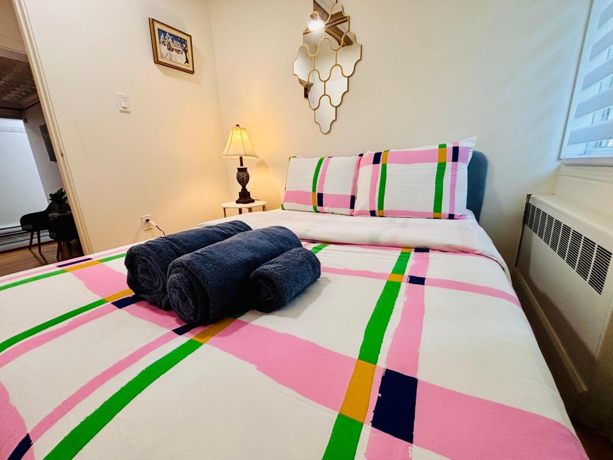 Ultimate Family And Group Destination - Free Parking - 14 Sleeps *